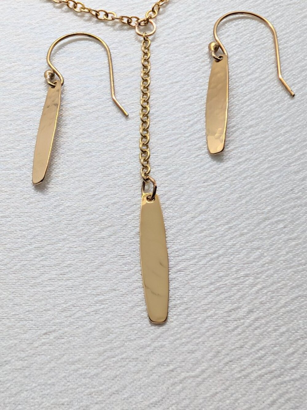 NEW Holly Yashi Hammered Finish Gold Plated Earrings - Picture 4 of 6